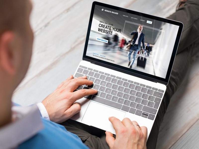 Saját weboldal létrehozása egy Web Builder segítségével 